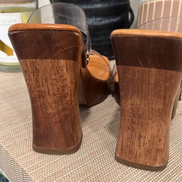 Wood clogs - Picture 3 of 5